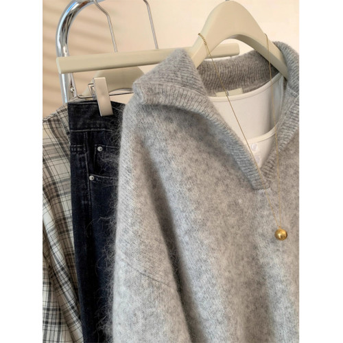 灰色v領浣熊絨針織毛衣女早秋季2025新款翻領慵懶風加厚上衣冬裝 灰色v領浣熊絨針織毛衣女早秋季2025新款翻領慵懶風加厚上衣冬裝