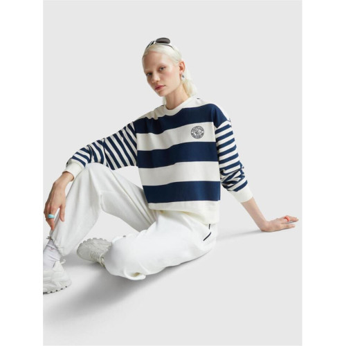 堅持原單意大利貝納通25官網秋冬新寬松條紋撞色女小毛圈衛衣絨衫