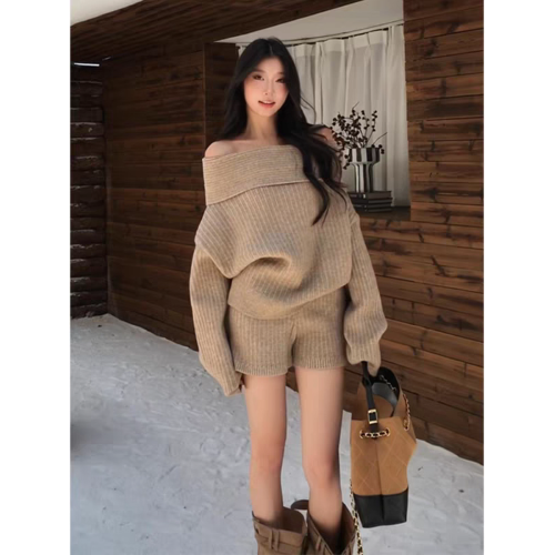 純欲辣妹套裝女秋季巨好看慵懶風一字肩長袖毛衣針織短褲子兩件套 純欲辣妹套裝女秋季巨好看慵懶風一字肩長袖毛衣針織短褲子兩件套