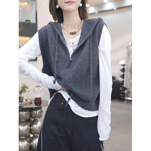連帽拉鍊針織馬甲女灰色顯瘦設計感曡穿背心毛衣外套2025新款氣質 連帽拉鍊針織馬甲女灰色顯瘦設計感曡穿背心毛衣外套2025新款氣質