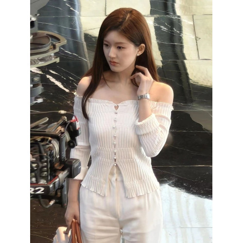 趙露思許妍同款白色一字肩上衣女秋冬修身顯瘦露鎖骨高級感針織衫 趙露思許妍同款白色一字肩上衣女秋冬修身顯瘦露鎖骨高級感針織衫