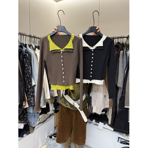 2025年秋季新款韓版十三行修身撞色假兩件減齡顯瘦百搭排釦針織衫 2025年秋季新款韓版十三行修身撞色假兩件減齡顯瘦百搭排釦針織衫