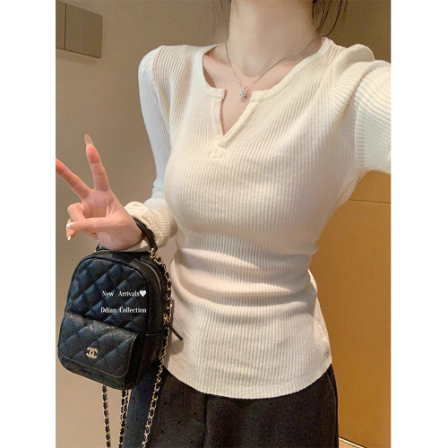 秋裝巨好看修身v領打底衫女裝早秋減齡毛衣長袖內搭秋冬針織上衣