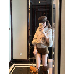 慵懶風一字肩毛衣女2025秋冬氣質名媛純欲露肩上衣寬松毛領針織衫