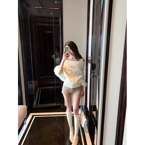 慵懶風一字肩毛衣女2025秋冬氣質名媛純欲露肩上衣寬松毛領針織衫