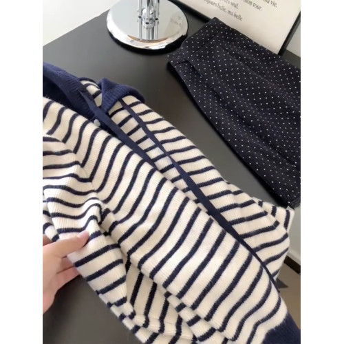 復古條紋連帽長袖開衫毛衣女2025年秋季新款新款時尚百搭外套上衣