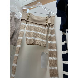 十三行2025秋裝新款一字肩撞色條紋針織衫女小香風修身短款上衣