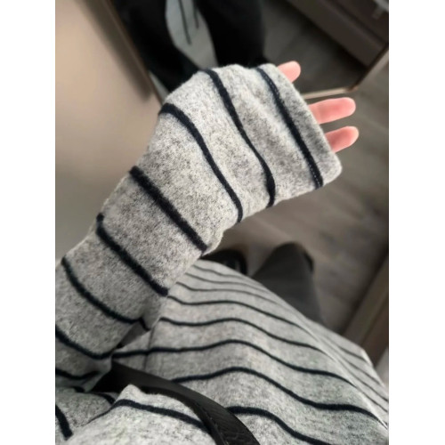 垂感軟糯加厚磨毛T恤女秋季松弛感針織內搭條紋撞色寬松長袖上衣 垂感軟糯加厚磨毛T恤女秋季松弛感針織內搭條紋撞色寬松長袖上衣