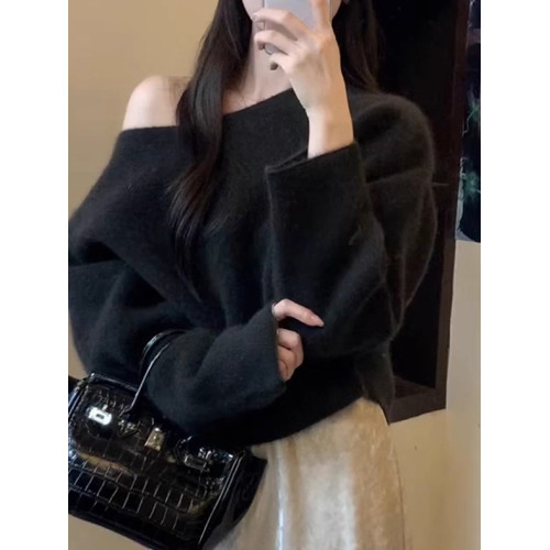 高級感黑色斜肩一字領毛衣女秋冬季軟糯慵懶風露肩針織衫加厚上衣 高級感黑色斜肩一字領毛衣女秋冬季軟糯慵懶風露肩針織衫加厚上衣