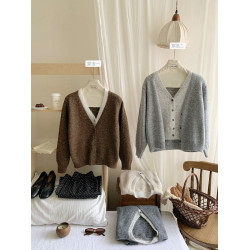 假兩件V領暖絨感高級灰色針織開衫女秋冬復古拼色設計感毛衣外套