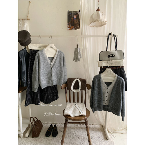 假兩件V領暖絨感高級灰色針織開衫女秋冬復古拼色設計感毛衣外套 假兩件V領暖絨感高級灰色針織開衫女秋冬復古拼色設計感毛衣外套