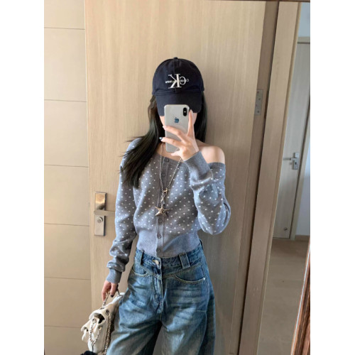 韓系灰色波點長袖針織開衫女秋季設計感小衆顯瘦內搭斜領露肩上衣