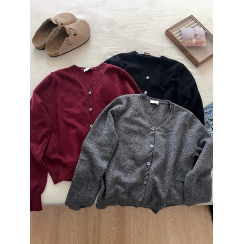 歐陽娜娜同款@at貴牌平替 經典基礎V領修身羊毛針織開衫毛衣外套