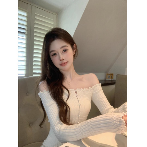 白色一字肩長袖針織衫女秋季純欲風收腰修身毛衣鏤空短款露肩上衣