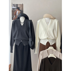 法式老錢風收腰開叉軟糯V領針織衫女秋冬復古百搭洋氣質打底上衣