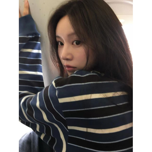 慵懶松弛感藍白撞色條紋長袖T恤女裝秋冬季寬松顯瘦翻領衛衣上衣 慵懶松弛感藍白撞色條紋長袖T恤女裝秋冬季寬松顯瘦翻領衛衣上衣