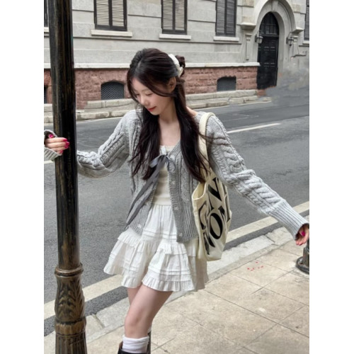 蝴蝶結灰色v領麻花毛衣開衫女早秋溫柔慵懶寬松外搭短款針織外套 蝴蝶結灰色v領麻花毛衣開衫女早秋溫柔慵懶寬松外搭短款針織外套