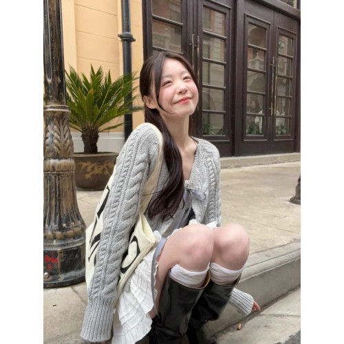 蝴蝶結灰色v領麻花毛衣開衫女早秋溫柔慵懶寬松外搭短款針織外套 蝴蝶結灰色v領麻花毛衣開衫女早秋溫柔慵懶寬松外搭短款針織外套