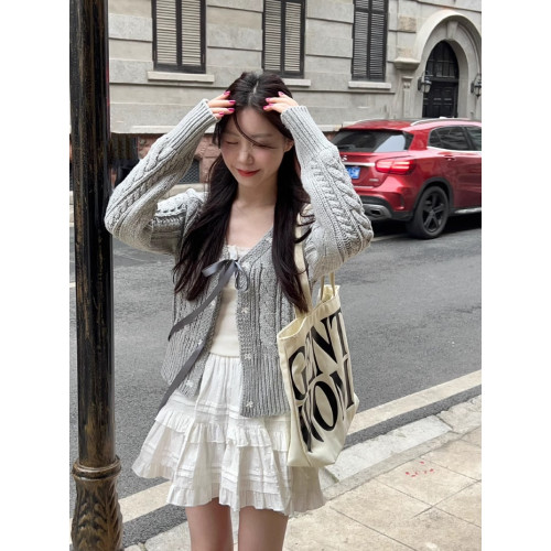 蝴蝶結灰色v領麻花毛衣開衫女早秋溫柔慵懶寬松外搭短款針織外套 蝴蝶結灰色v領麻花毛衣開衫女早秋溫柔慵懶寬松外搭短款針織外套