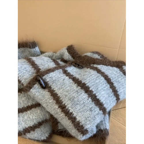 miu系穿搭慵懶風復古條紋牛角釦毛衣小個子秋新款高級感針織開衫 miu系穿搭慵懶風復古條紋牛角釦毛衣小個子秋新款高級感針織開衫