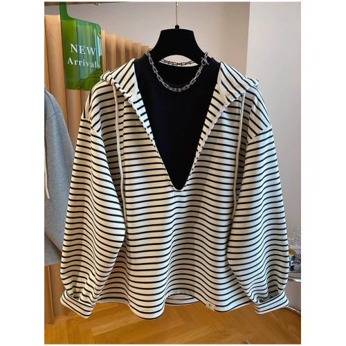 大碼300斤韓系設計感V領連帽假兩件衛衣女春秋款寬松遮肚顯瘦上衣 大碼300斤韓系設計感V領連帽假兩件衛衣女春秋款寬松遮肚顯瘦上衣