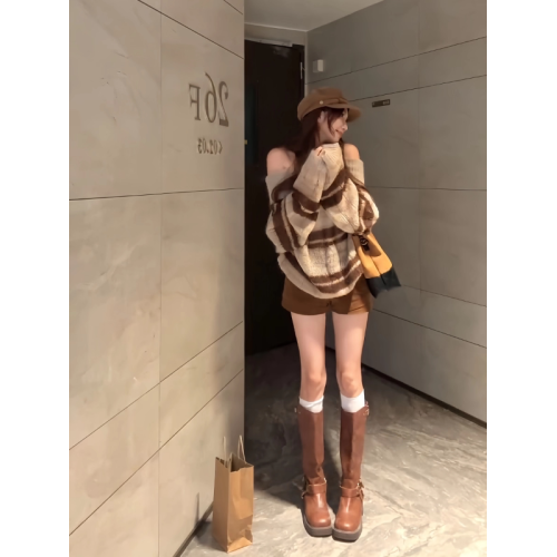 大碼胖妹妹美拉德氣質辣妹一字肩翻領條紋針織衫女時尚慵懶風上衣