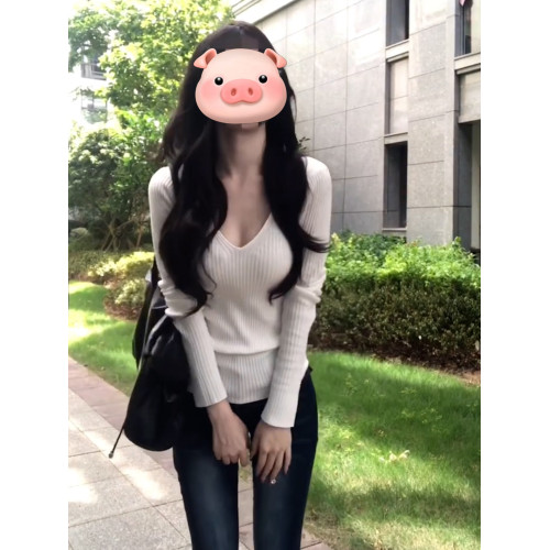 白色V領針織上衣女2026新款巨好看的早春穿搭修身毛衣內搭打底衫
