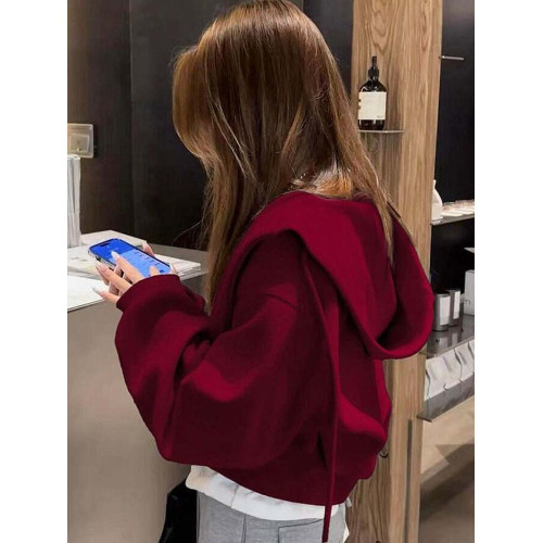 立秋外套超顯白酒紅色短款連帽衛衣女曡穿寬松遮肉顯瘦拉鍊外套