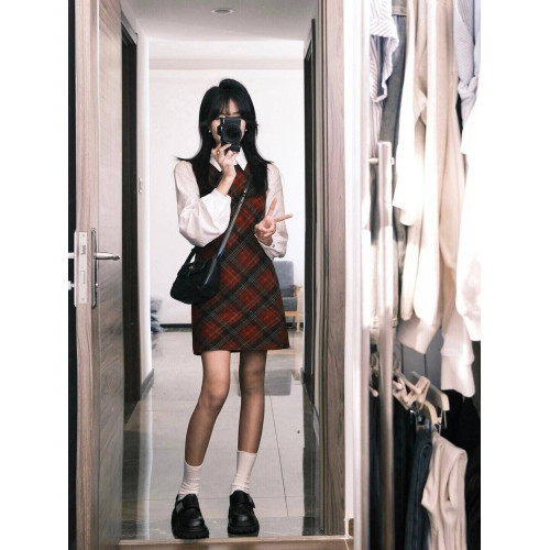 復古聖誕紅色格子背心連衣裙子女設計感白色襯衫短裙兩件套早秋季 復古聖誕紅色格子背心連衣裙子女設計感白色襯衫短裙兩件套早秋季