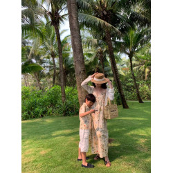 法式度假風高級親子裝一家三口四口海邊沙灘母子母女款吊帶連衣裙