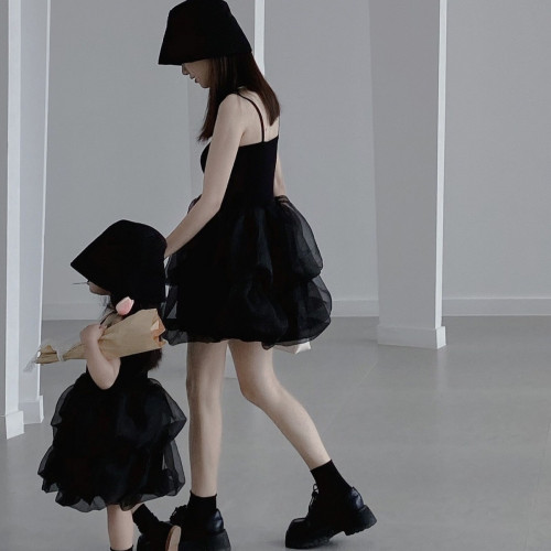 親子裝女童吊帶裙小黑裙夏季新款洋氣兒童禮服公主裙母女裝連衣裙 親子裝女童吊帶裙小黑裙夏季新款洋氣兒童禮服公主裙母女裝連衣裙