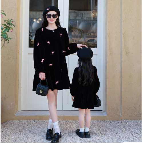 炸街親子裝秋季新款母女裝連衣裙韓系甜美蝴蝶結絲絨連衣裙 炸街親子裝秋季新款母女裝連衣裙韓系甜美蝴蝶結絲絨連衣裙