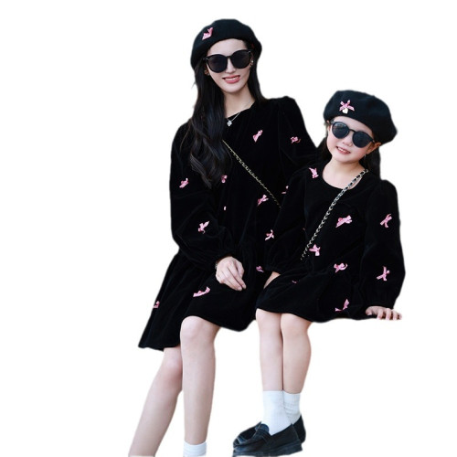 炸街親子裝秋季新款母女裝連衣裙韓系甜美蝴蝶結絲絨連衣裙 炸街親子裝秋季新款母女裝連衣裙韓系甜美蝴蝶結絲絨連衣裙