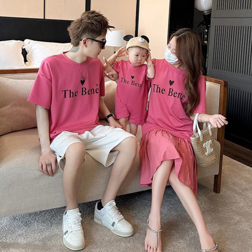 韓版嬰兒親子裝2025夏裝字母拼接母女連衣裙一家三口兒童短袖T恤 韓版嬰兒親子裝2025夏裝字母拼接母女連衣裙一家三口兒童短袖T恤