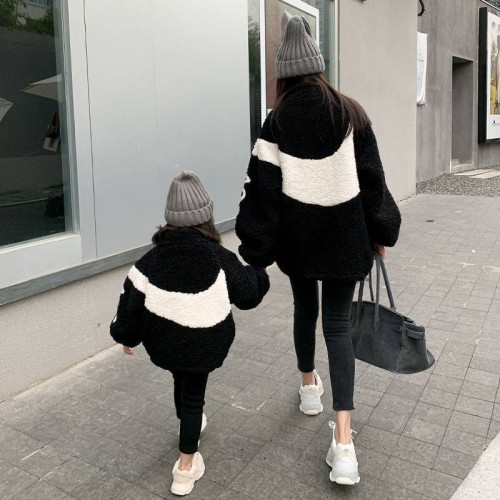 炸街親子裝外2024秋冬新款時尚母女裝拼色毛套毛衣寬松羊羔毛外套 炸街親子裝外2024秋冬新款時尚母女裝拼色毛套毛衣寬松羊羔毛外套