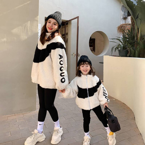 炸街親子裝外2024秋冬新款時尚母女裝拼色毛套毛衣寬松羊羔毛外套 炸街親子裝外2024秋冬新款時尚母女裝拼色毛套毛衣寬松羊羔毛外套