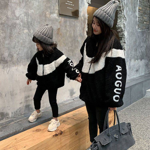 炸街親子裝外2024秋冬新款時尚母女裝拼色毛套毛衣寬松羊羔毛外套 炸街親子裝外2024秋冬新款時尚母女裝拼色毛套毛衣寬松羊羔毛外套