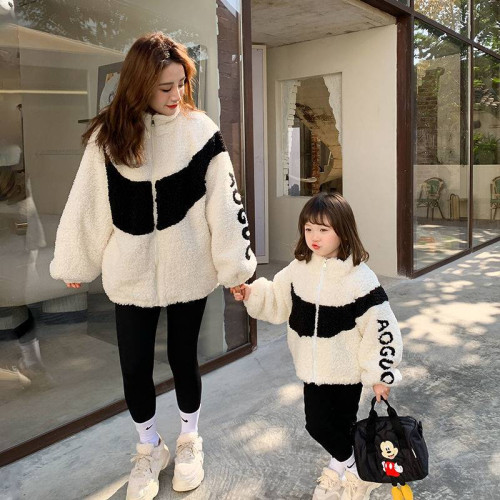 炸街親子裝外2024秋冬新款時尚母女裝拼色毛套毛衣寬松羊羔毛外套 炸街親子裝外2024秋冬新款時尚母女裝拼色毛套毛衣寬松羊羔毛外套