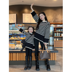 親子裝母女裝毛衣2024秋冬新款網紅時髦條紋上衣小女孩套頭針織衫