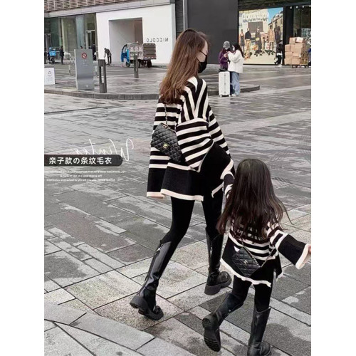 親子裝母女裝毛衣2024秋冬新款網紅時髦條紋上衣小女孩套頭針織衫 親子裝母女裝毛衣2024秋冬新款網紅時髦條紋上衣小女孩套頭針織衫