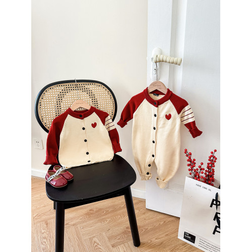 親子裝新年2025新款過年新年嬰兒一家三口小月齡針織毛衣四口開衫 親子裝新年2025新款過年新年嬰兒一家三口小月齡針織毛衣四口開衫