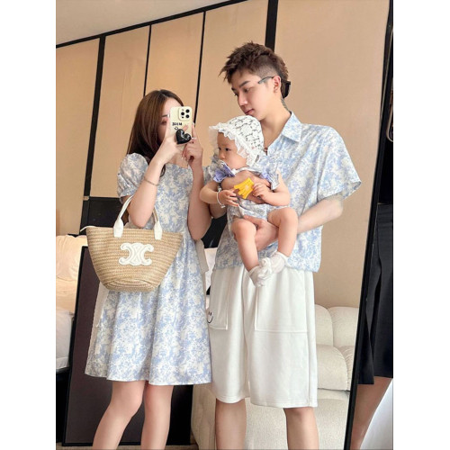 三亞親子裝夏款短袖父子裝襯衫一家三口四口女寶嬰兒母女裝碎花裙 三亞親子裝夏款短袖父子裝襯衫一家三口四口女寶嬰兒母女裝碎花裙