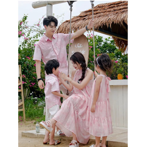 多巴胺穿搭親子裝一家三口海邊度假母女裝連衣裙絕美海邊沙灘長裙 多巴胺穿搭親子裝一家三口海邊度假母女裝連衣裙絕美海邊沙灘長裙