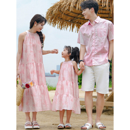 多巴胺穿搭親子裝一家三口海邊度假母女裝連衣裙絕美海邊沙灘長裙 多巴胺穿搭親子裝一家三口海邊度假母女裝連衣裙絕美海邊沙灘長裙