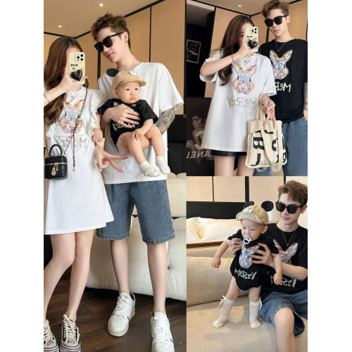炸街嬰兒親子裝一家三口夏季兔子短袖T恤母子母女高級感連衣裙潮 炸街嬰兒親子裝一家三口夏季兔子短袖T恤母子母女高級感連衣裙潮