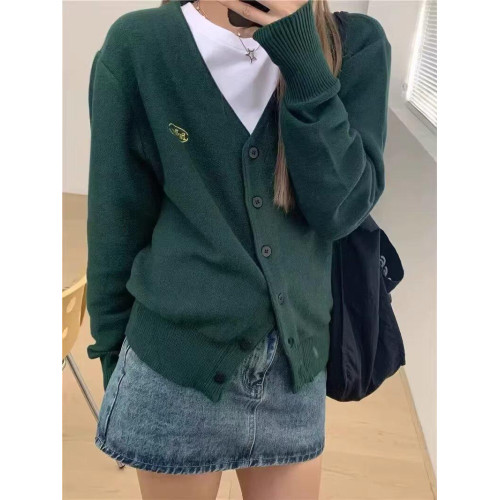 Brandy Girl復古聖誕綠V領長袖針織開衫紐釦外套BM字母刺綉毛衣女 Brandy Girl復古聖誕綠V領長袖針織開衫紐釦外套BM字母刺綉毛衣女