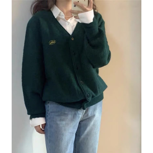 Brandy Girl美式復古新款聖誕綠V領毛衣bm紐釦開衫外套針織衫上衣 Brandy Girl美式復古新款聖誕綠V領毛衣bm紐釦開衫外套針織衫上衣