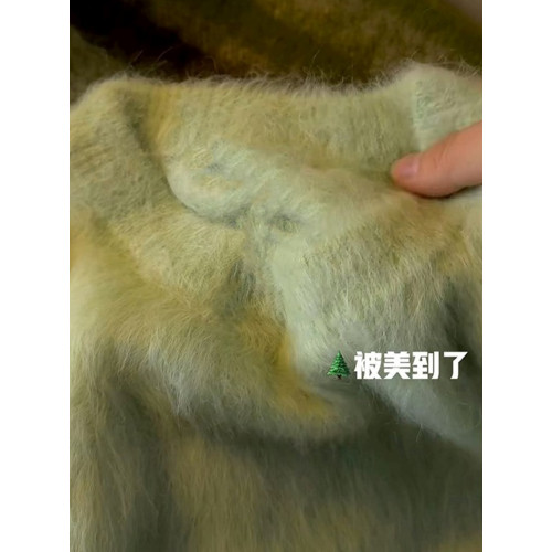 日系高級感聖誕綠色馬海毛毛衣女秋冬慵懶風軟糯水貂絨針織衫加厚
