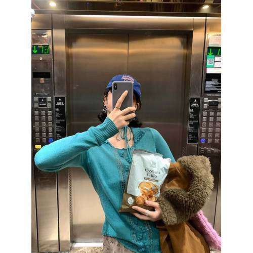 聖誕綠色花邊翻領毛衣女春季法式復古孔雀藍鏤空套頭針織上衣 聖誕綠色花邊翻領毛衣女春季法式復古孔雀藍鏤空套頭針織上衣