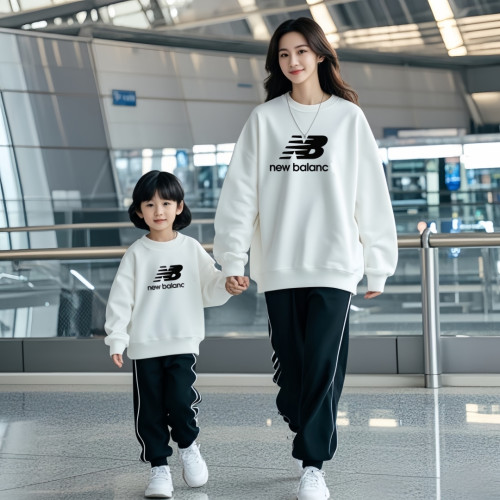 一家三口秋冬親子裝2025潮牌新款圓領母女母子裝冬季純棉加絨衛衣 一家三口秋冬親子裝2025潮牌新款圓領母女母子裝冬季純棉加絨衛衣